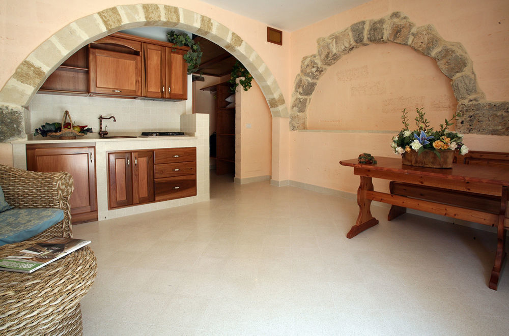 לינה וארוחת בוקר Sanarica Masseria Quadrelli מראה חיצוני תמונה